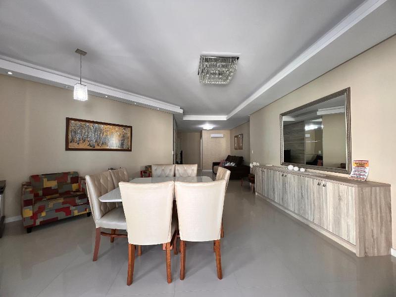 Las Vegas Building 100 meters from the beach! - image 23