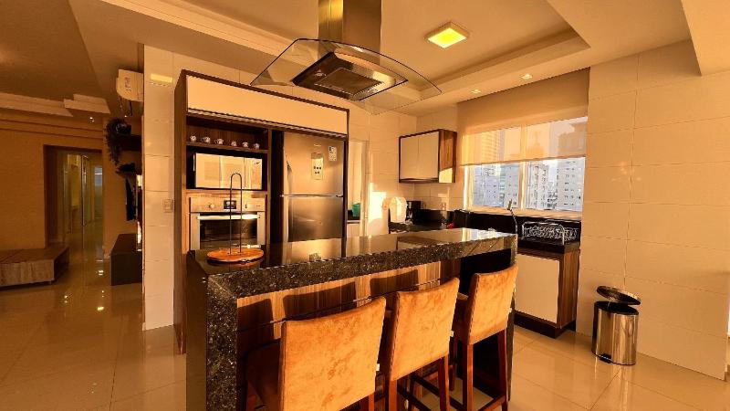 Las Vegas Building 100 meters from the beach! - image 45