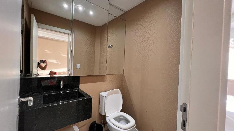 Las Vegas Building 100 meters from the beach! - image 36