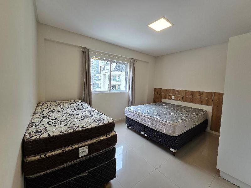 Apartment with 3 suites! - image 20