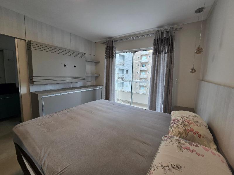Apartment with 3 suites! - image 12
