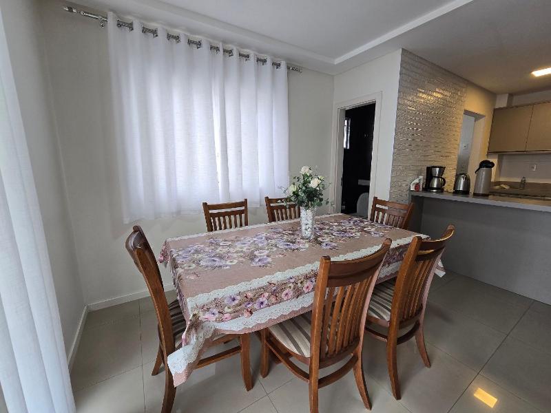 Apartment with 3 suites! - image 15