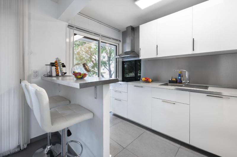 Bright One Bedroom Apartment in Cannes - 2394 - image 12