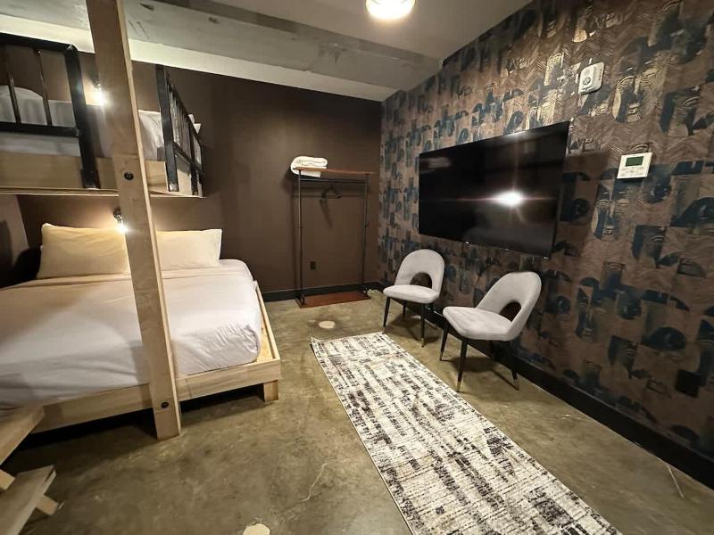 A12 Justify B01 Suite - image 2