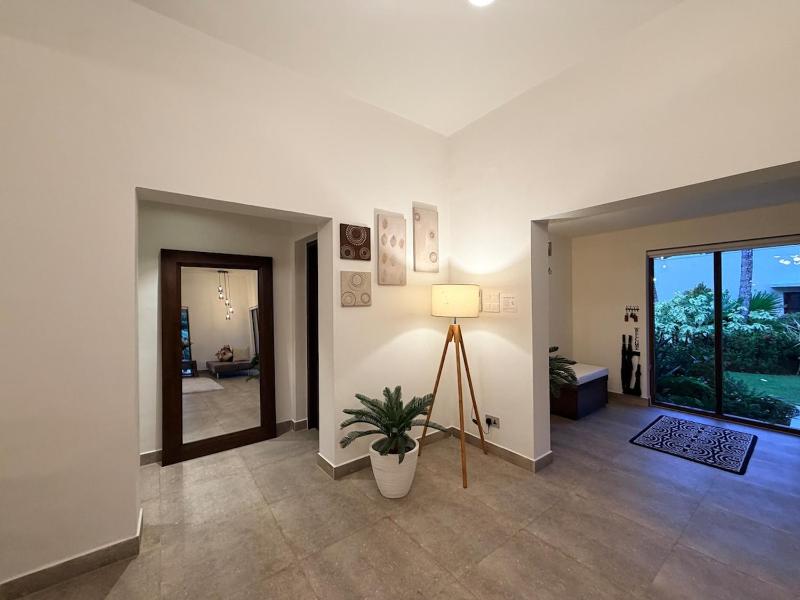 Private 4BR Villa Near Kabalana Beach Sleeps 8 - image 11
