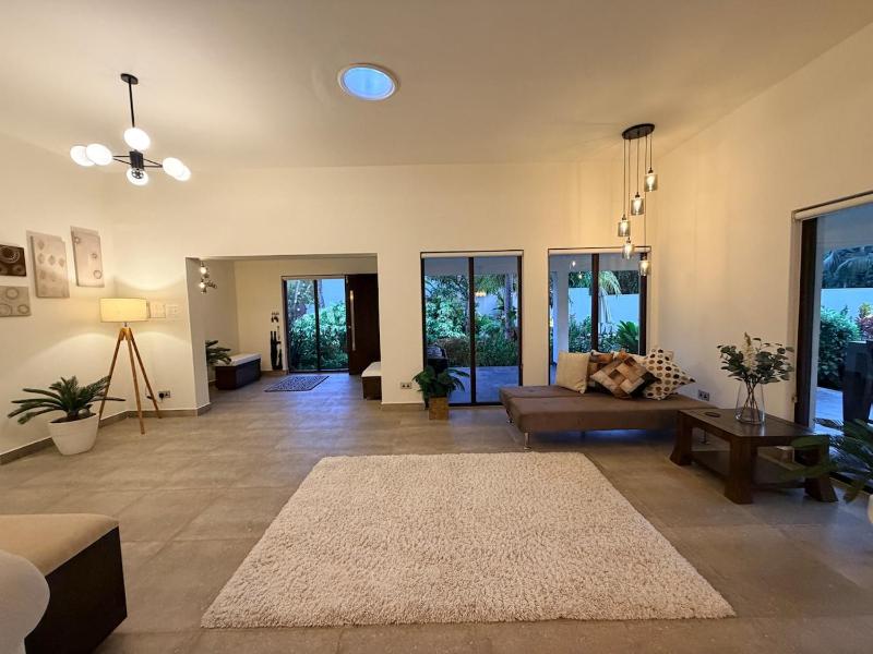 Private 4BR Villa Near Kabalana Beach Sleeps 8 - image 9