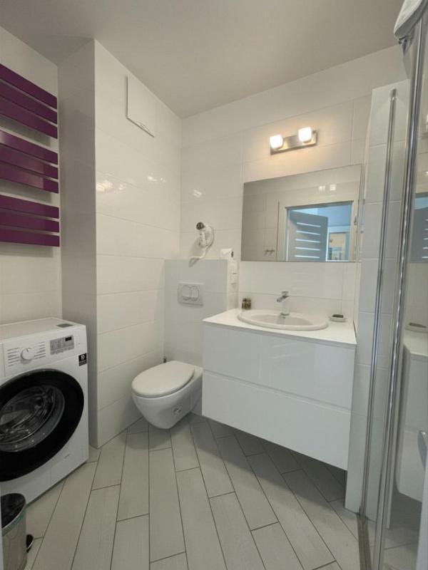Lady - Victoria Residence by OneApartments - image 3