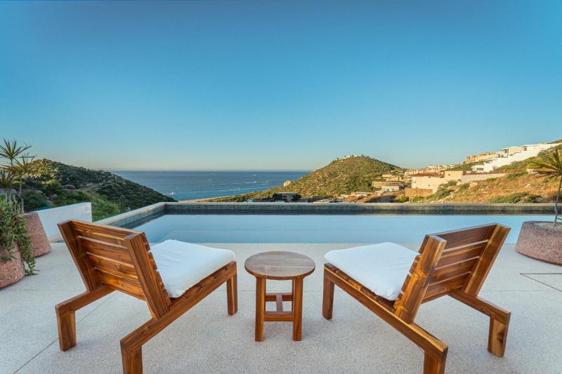 Saltwater Pool Private Villa with Ocean Views and Resort Access - image 2
