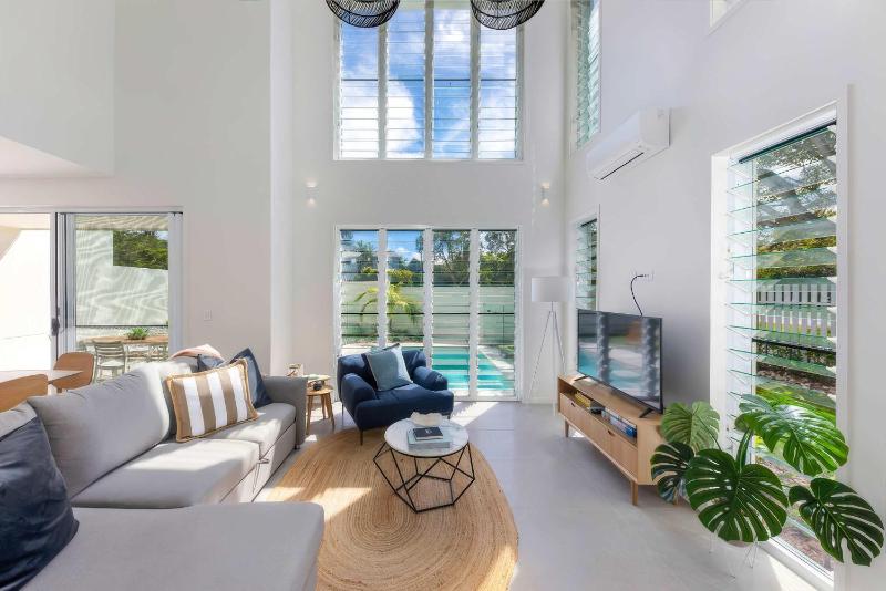 Coastal cool luxury Sunshine duplex heated pool - image 4