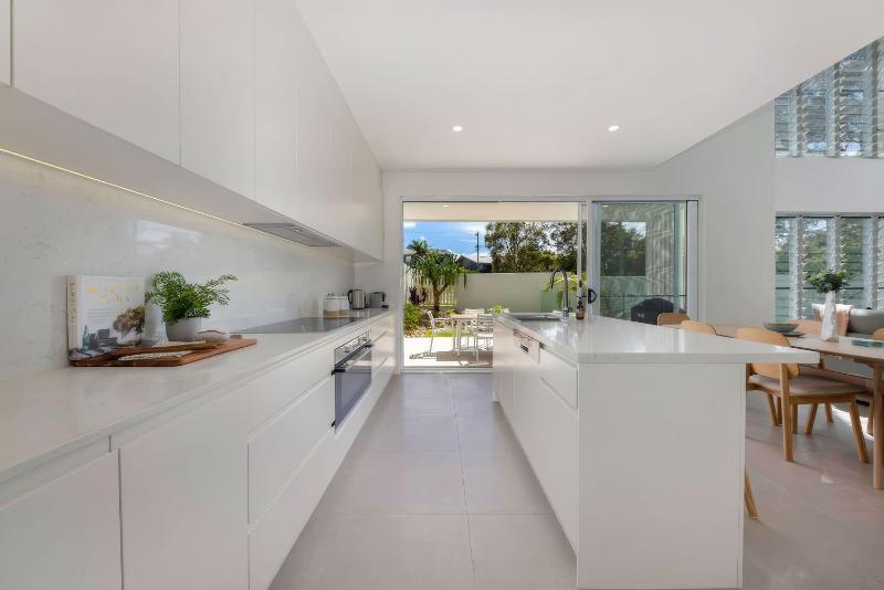 Coastal cool luxury Sunshine duplex heated pool - image 2