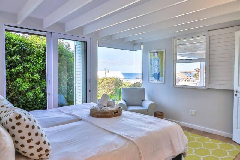 Sunridge Aan Zee Luxury Beach Villa Onrus Beach - image 13