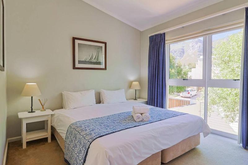 Family & Pet Friendly Sea Views Grotto Beach - image 16