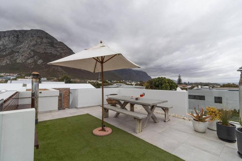 Rooftop Terrace Grotto Beach Ocean Views - image 12