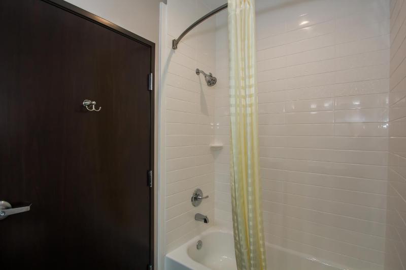 King Room - Non-Smoking image 3