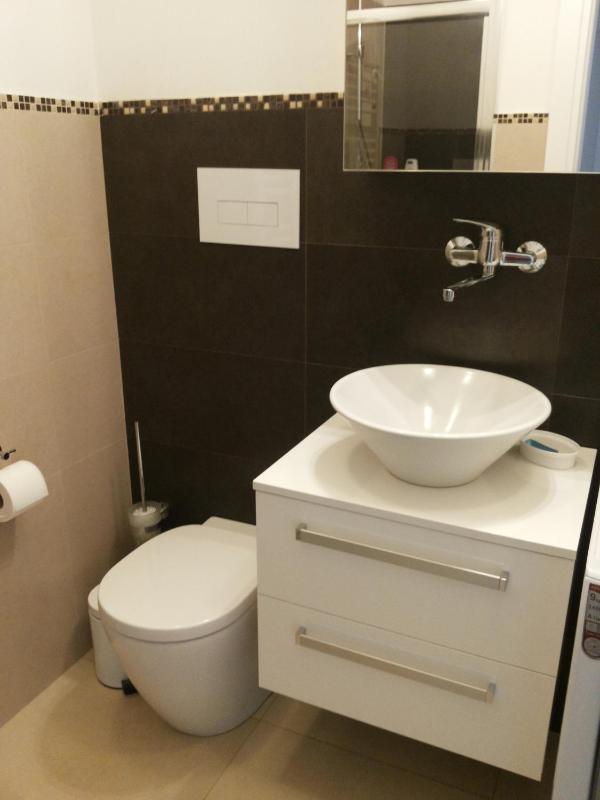 Double Room with Shared Bathroom image 3