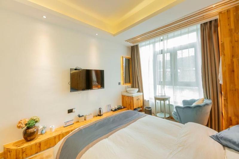 Zhangjiajie Qishe Hotel-Wulingyuan National Scenic Spot National Forest Park Store - image 26