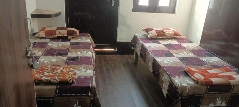 Pandit Rambabu Gautam Ji Dharmshala तीर्थपुरोहित श्री धाम वृन्दावन l 3 minute walking to Bankey Bihari Temple l AC and Non AC room Available - image 14