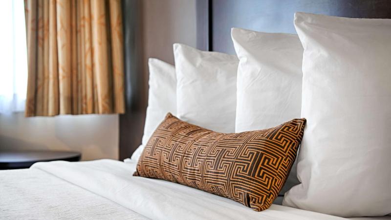 King Suite with Walk-In Shower - Accessible/Non-Smoking