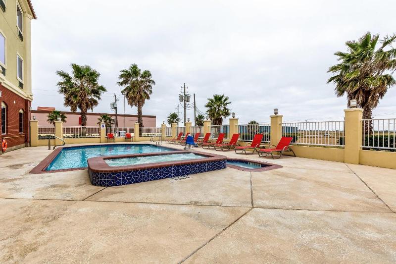 Comfort Suites Galveston Cruise Port Area - Beachside - image 5