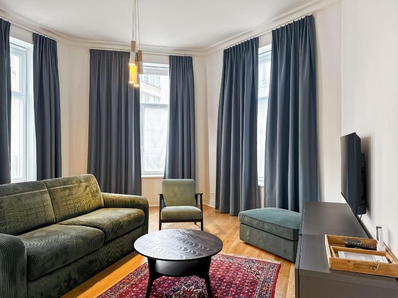 self check in 2 bedroom in Brussels - image 1