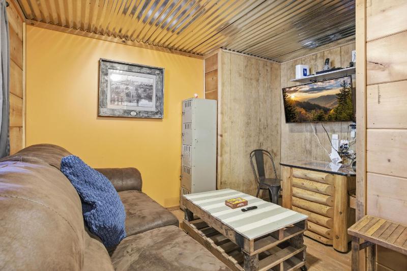 Creekbend Retreat cabin - image 4