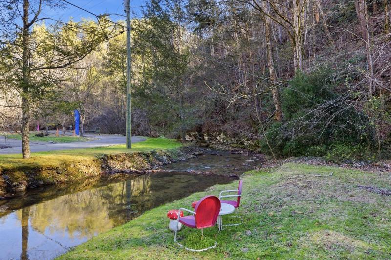 Creekbend Retreat cabin - image 32