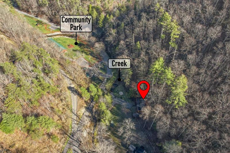 Creekbend Retreat cabin - image 37