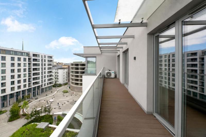 Plac Unii Gdynia Central by Lion Apartments - image 46