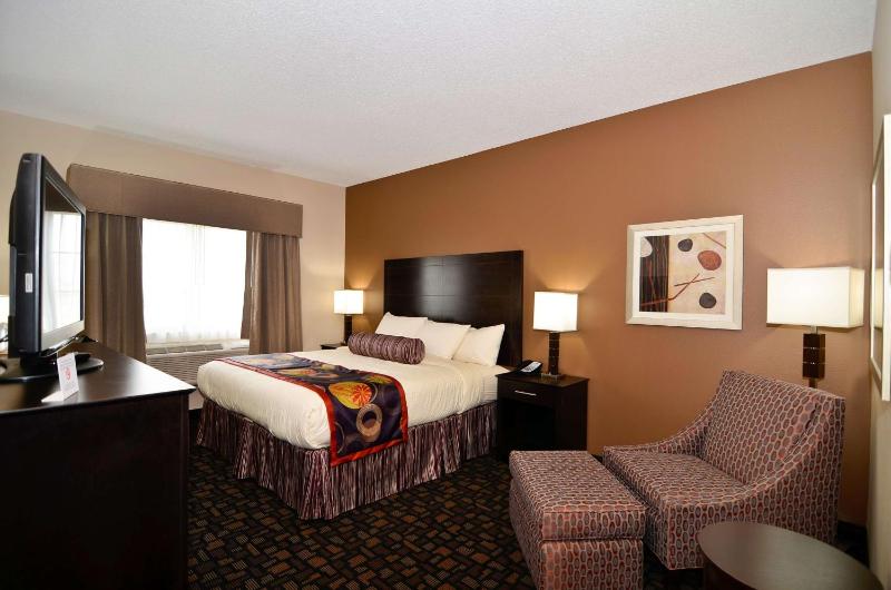 King Suite with Spa Bath image 1