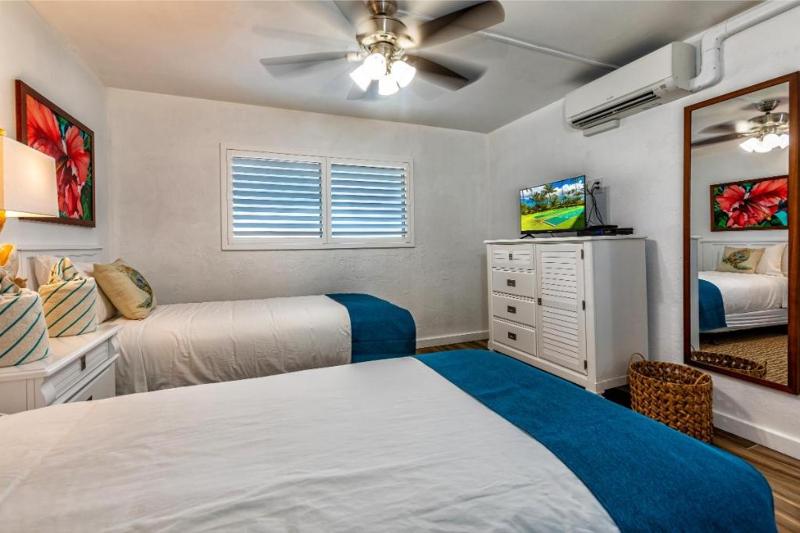MENEHUNE SHORES #220 condo - image 3