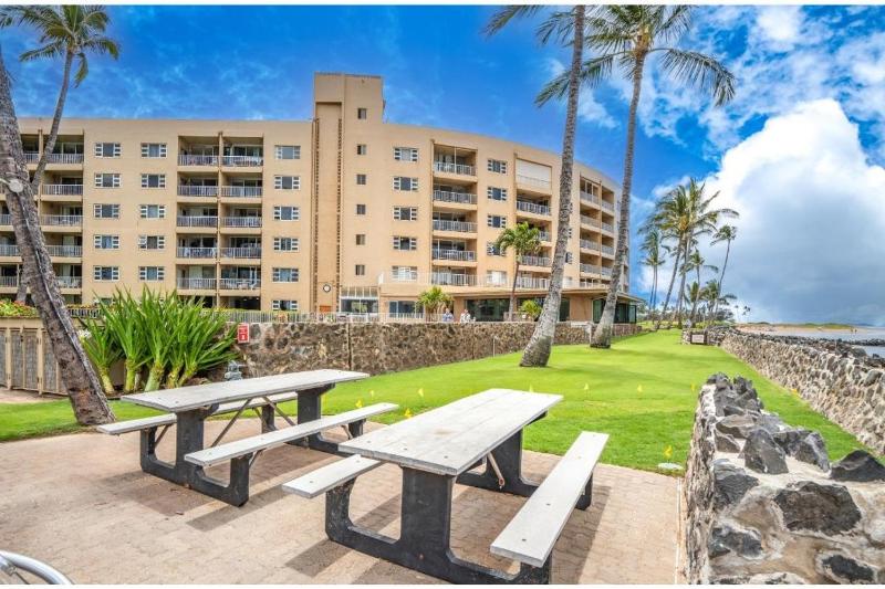MENEHUNE SHORES #220 condo - image 27