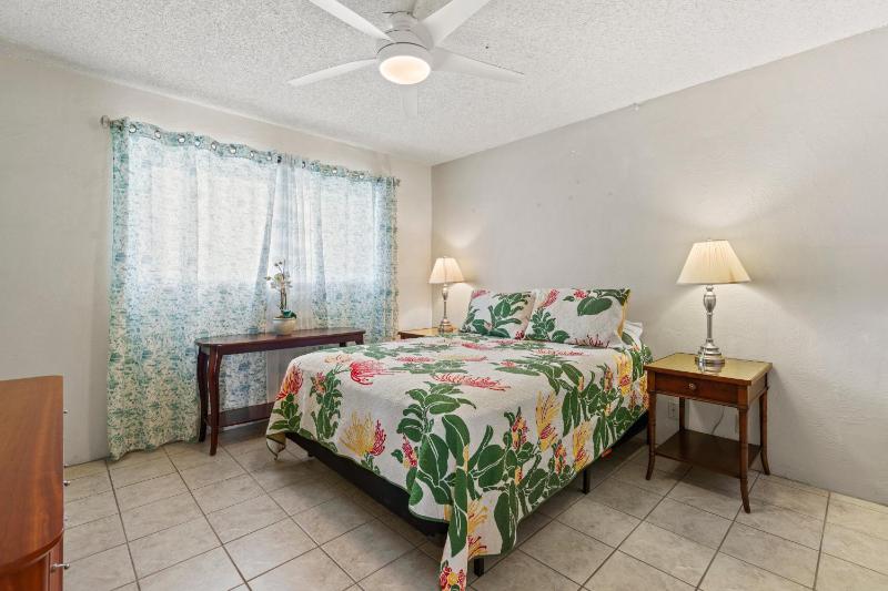 MENEHUNE SHORES #206 condo - image 7
