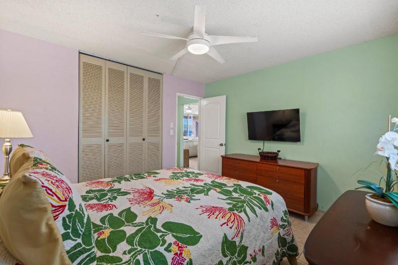 MENEHUNE SHORES #206 condo - image 6