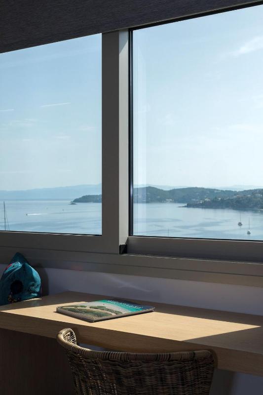 Super Luxury Skiathos Villa Five-Bedroom Villa Private Infinity Pool - image 7