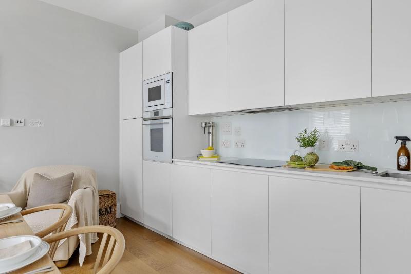 Royal Dart Townhouse - image 8