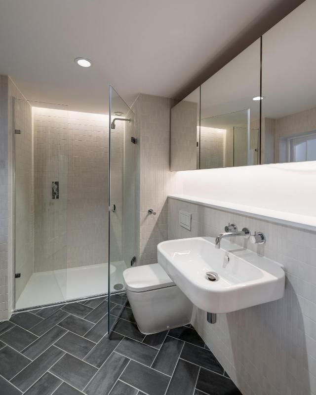 Royal Dart Townhouse - image 7