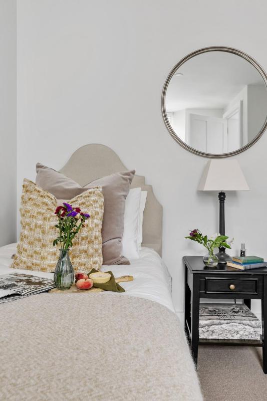 Royal Dart Townhouse - image 39