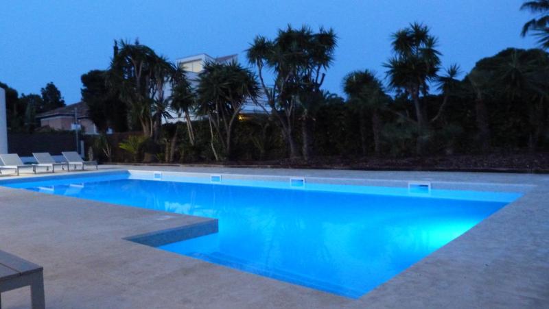 Luxury Beach House - image 28