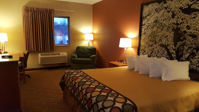 Deluxe Triple Room image 3