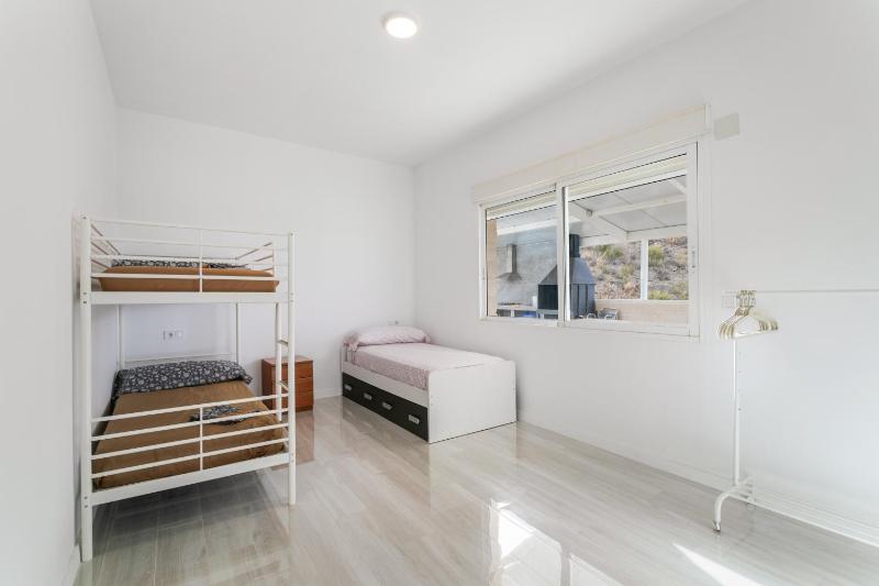 Bender House - image 8