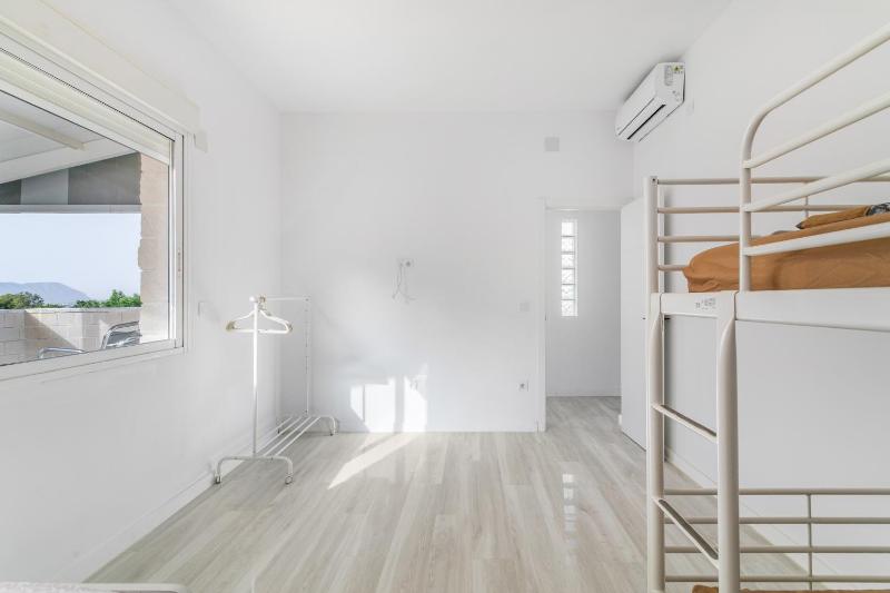Bender House - image 22