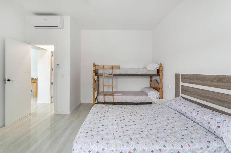 Bender House - image 13
