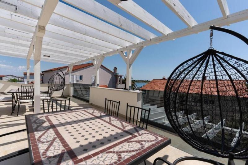 Apartments Villa Amfora with Pool - image 7