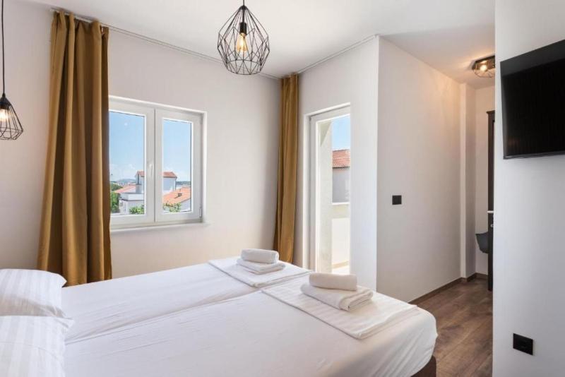 Apartments Villa Amfora with Pool - image 49