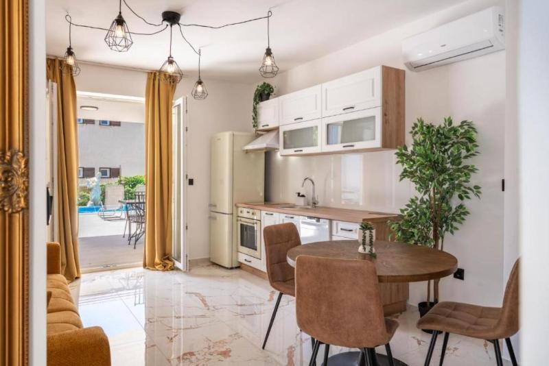 Apartments Villa Amfora with Pool - image 17
