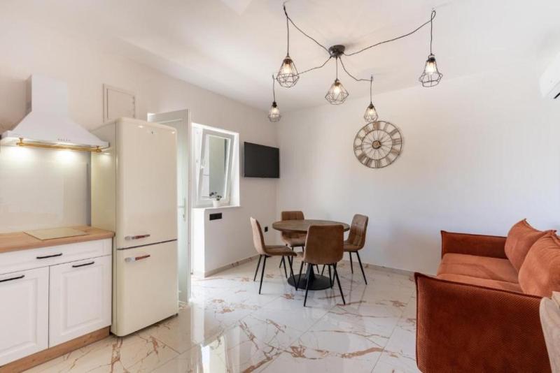 Apartments Villa Amfora with Pool - image 45