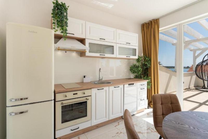 Apartments Villa Amfora with Pool - image 12