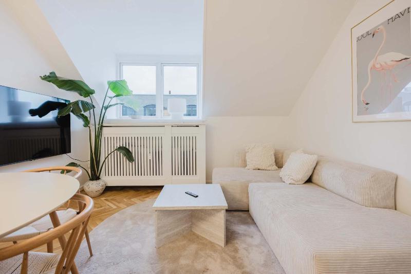 Stunning apartment by the lakes - image 4