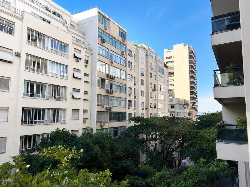 Modern Loft Steps from Arpoador & Ipanema Beach - image 14