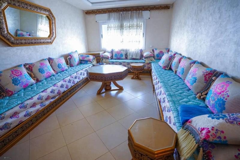 Charming 2-Bedroom Apartment with Shared Pool in Martil - image 11